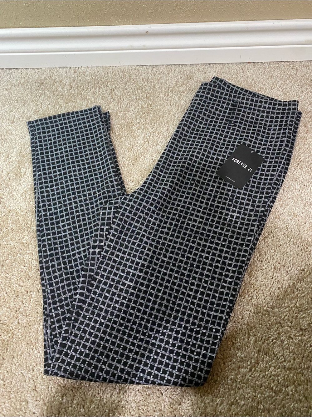 Forever 21 Black and Gray Grid Print Men’s Trousers